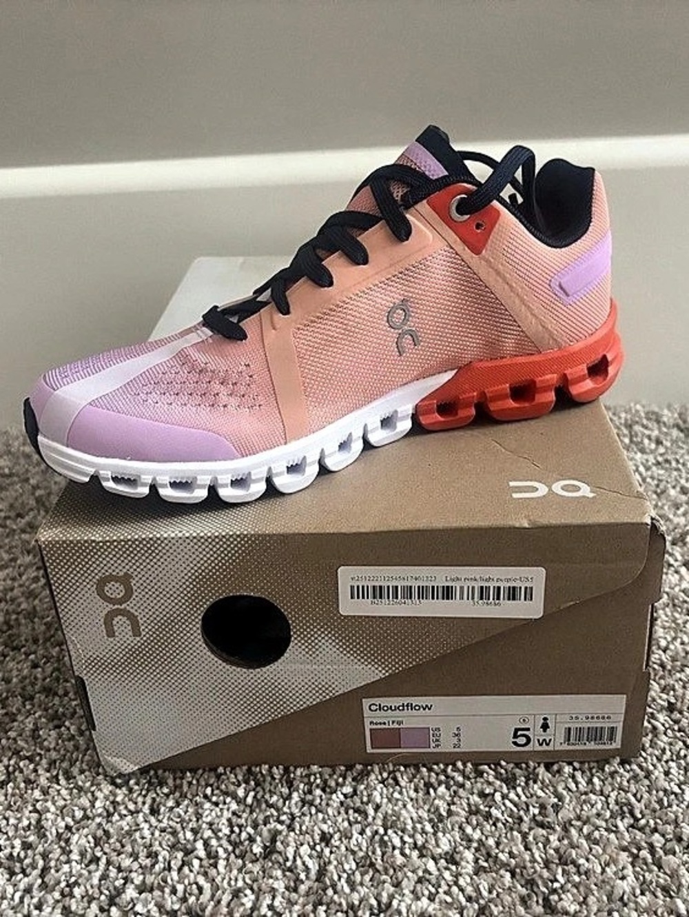 On Running Cloud Women’s Athletic Shoes in Fiji and Rose US 5 W - Brand New